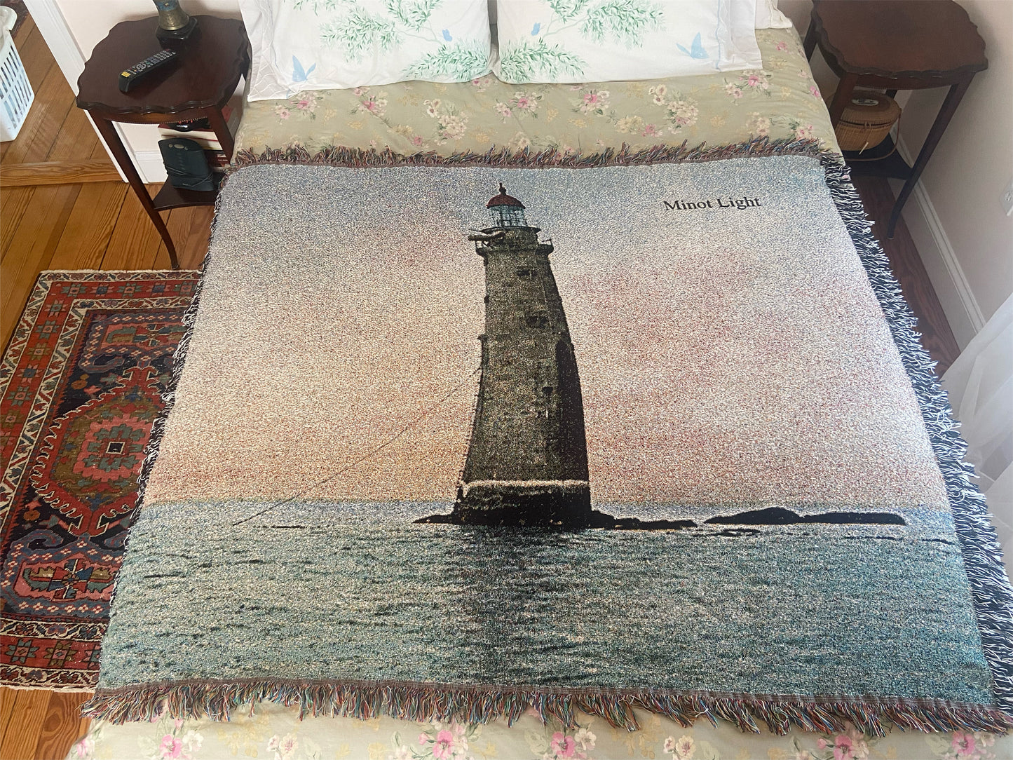 Jacquard Weave Cotton Throw of Minot's Ledge Light "1-4-3"
