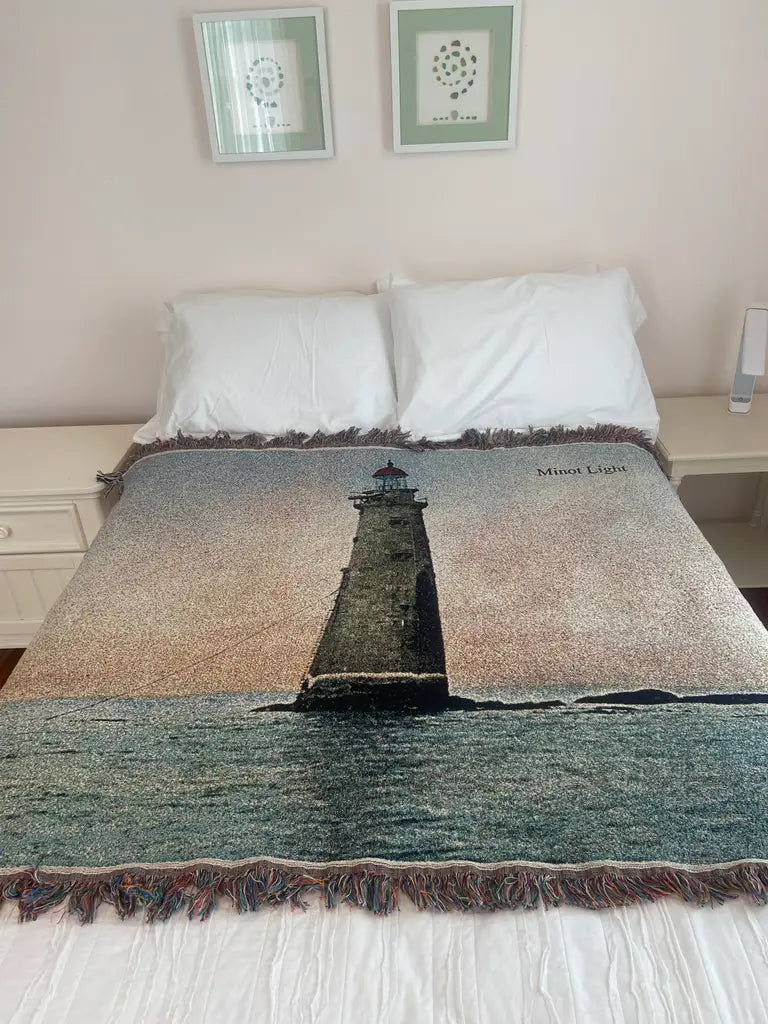 Minot Light Jacquard Throw for That Beach House Bedroom