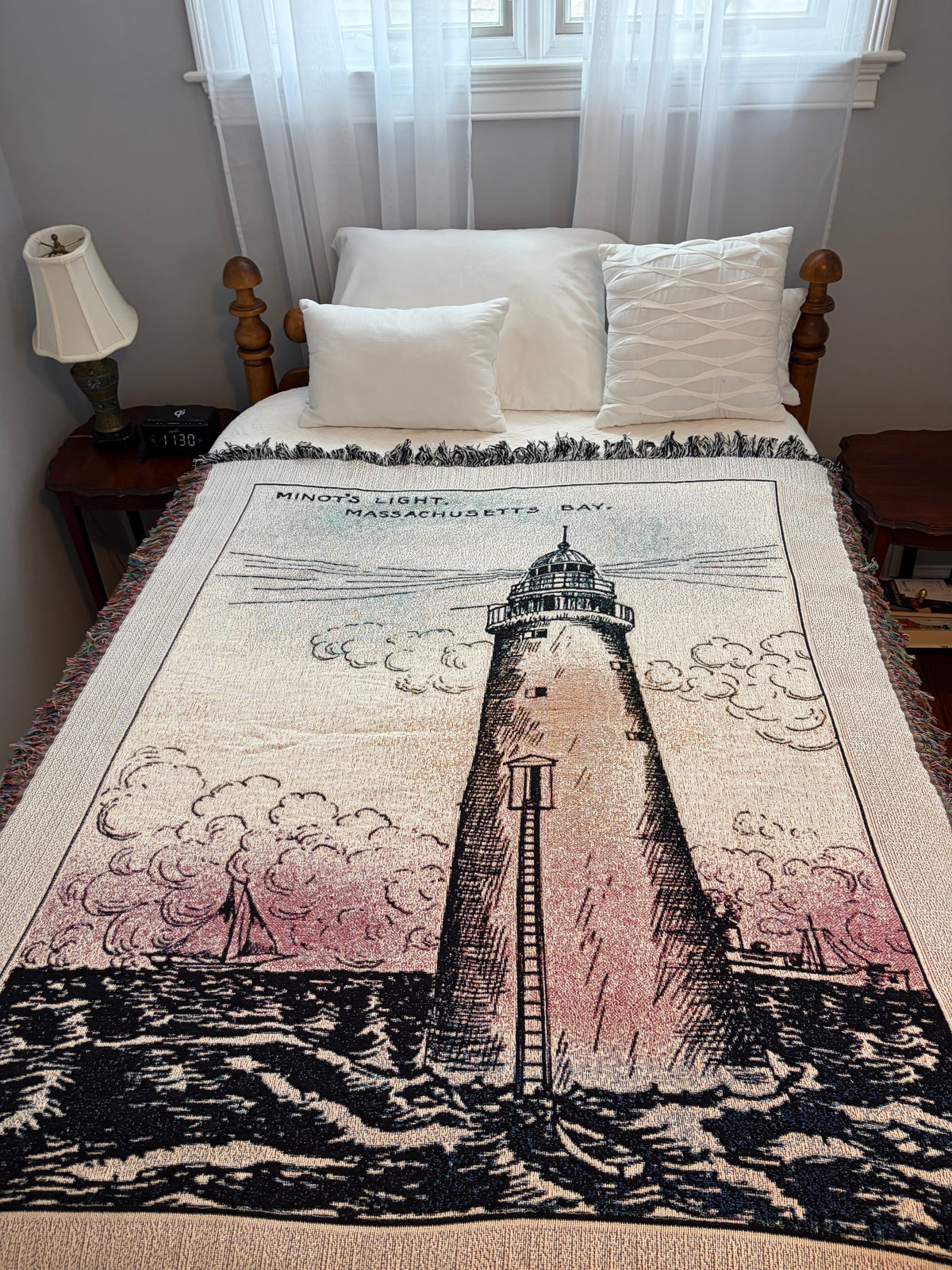 Minot's Light Arts & Crafts Style Cotton Throw Blanket