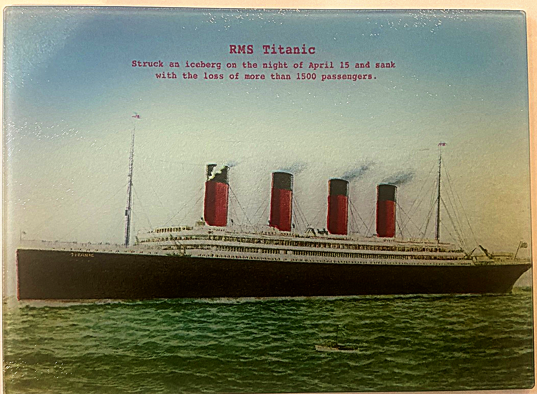Colorful Tempered Glass Cutting Board of HMS Titanic