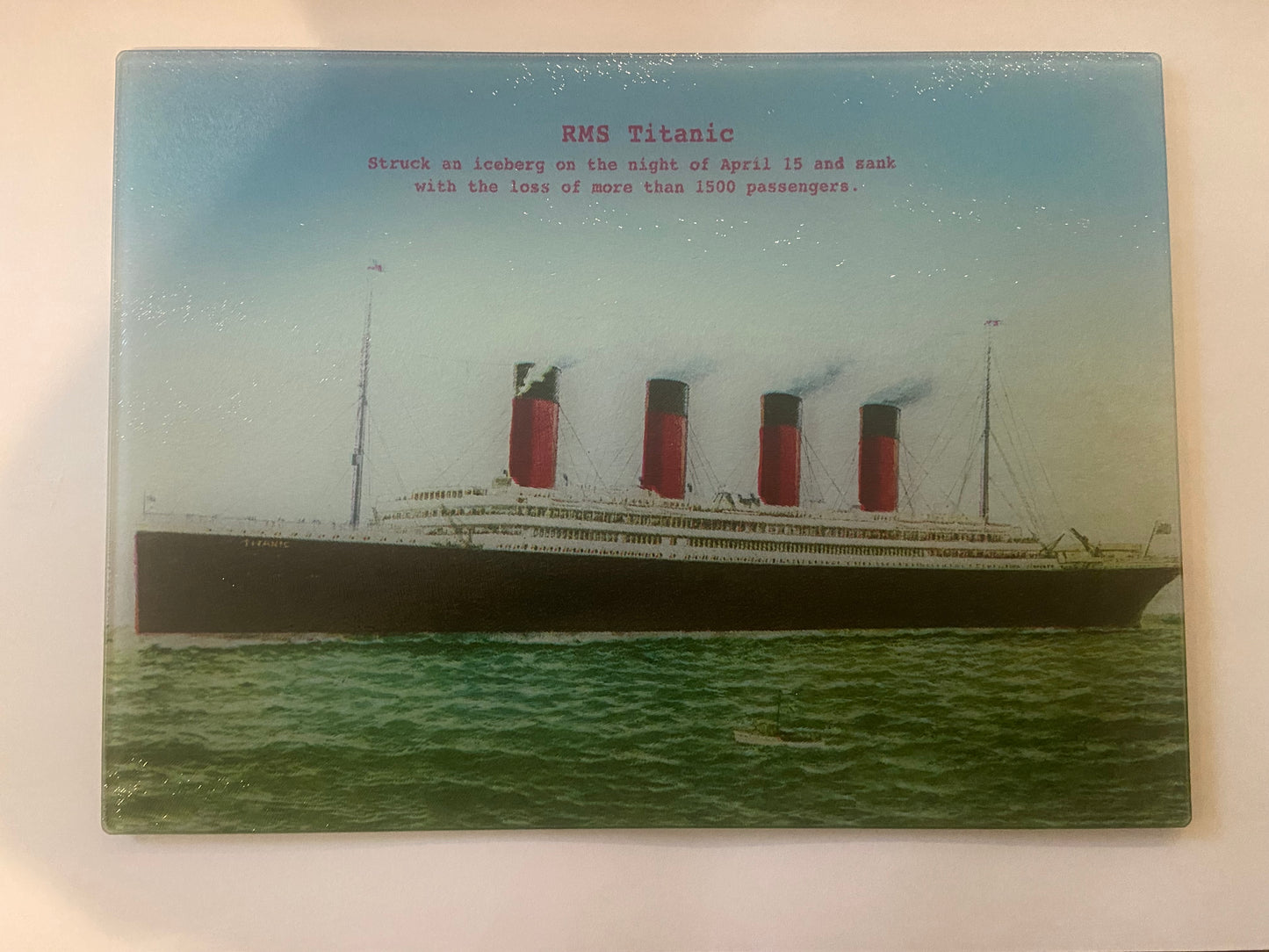 Colorful Tempered Glass Cutting Board of HMS Titanic