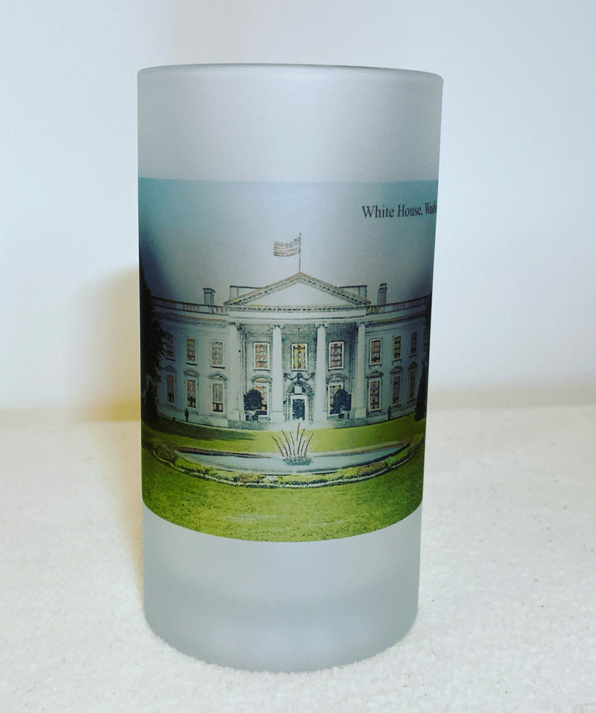 White House Image on Frosted Glass Beer Mug. Great gift